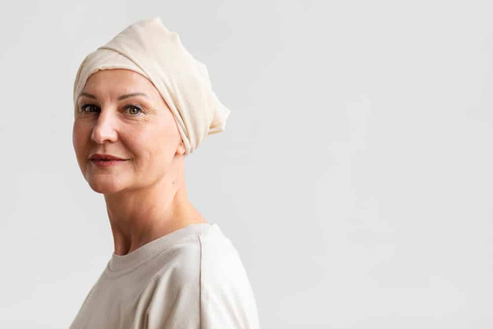 Žena podstupující léčbu rakoviny.